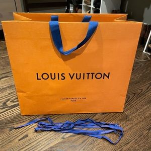 Louis Vuitton Paper bag